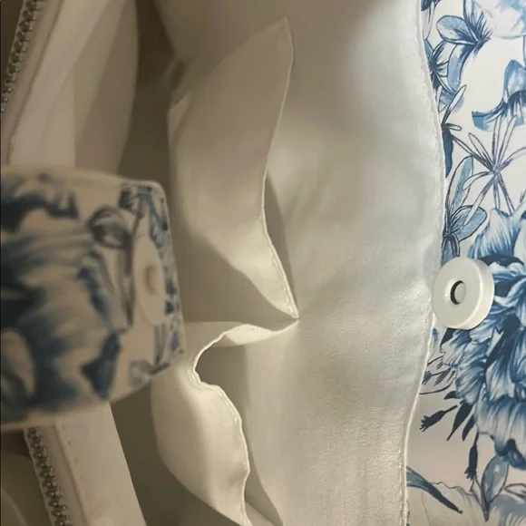 Betsey Johnson Blue Floral Scalloped Edge Tote Bag w/ Chain Straps | NWT - Picture 11 of 13